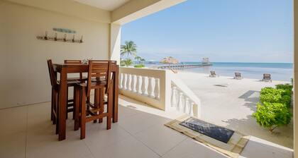 Ocean's Edge 1B, Gorgeous Beachfront Condo, Ground-floor and Steps from Beach!