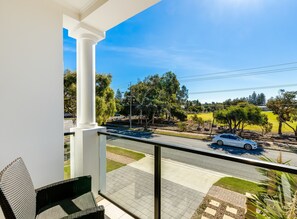 Property grounds - Swainson on Lexington (Henley Beach South)