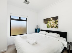 3 Schlafzimmer, Bügeleisen/Bügelbrett, Reisekinderbett, WLAN
