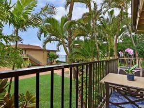 Outdoor dining - Unique Ocean Front w/Lanai Vw! Pool 1bd/1bth (Lahaina)