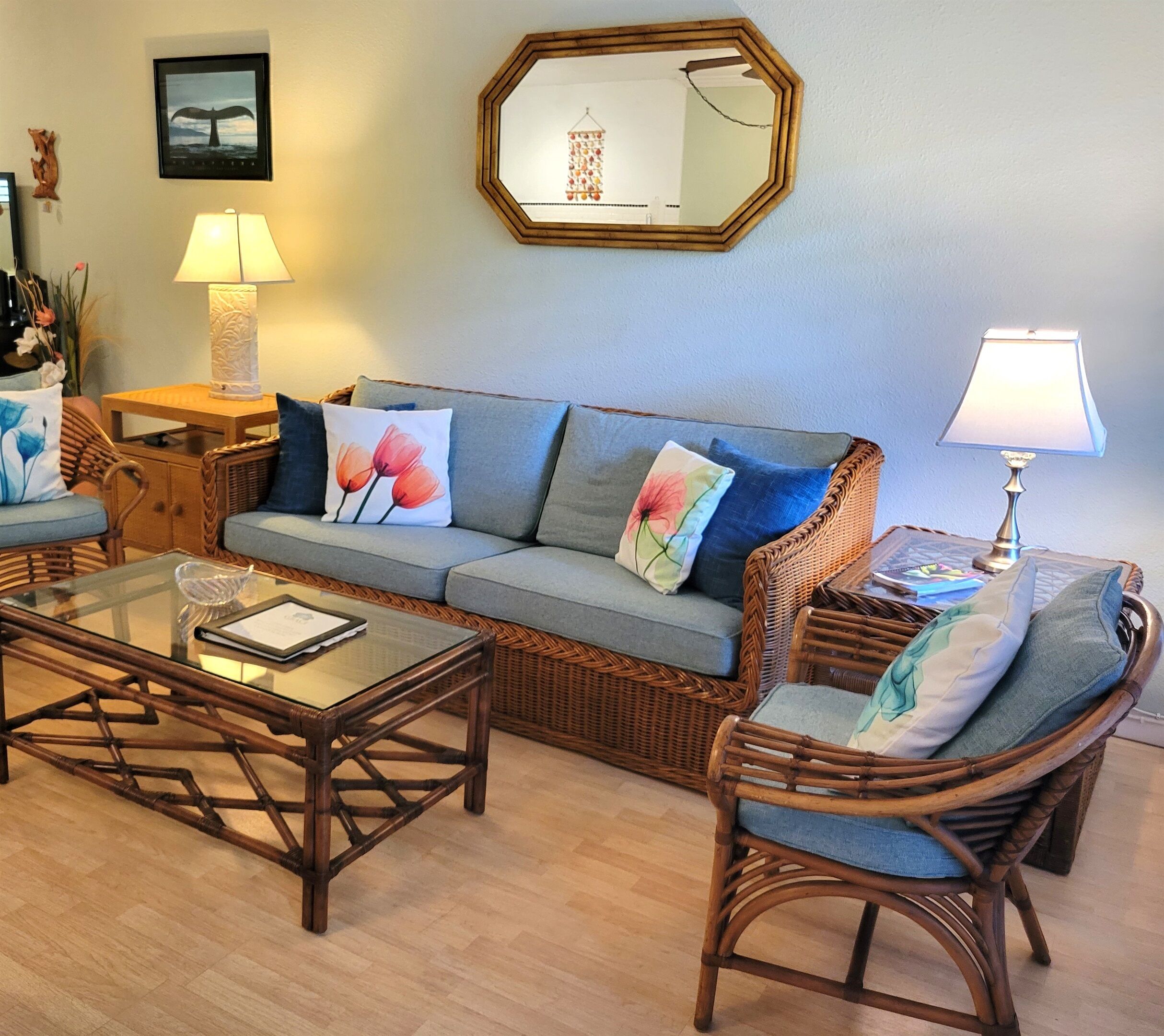 Smart TV, books, stereo