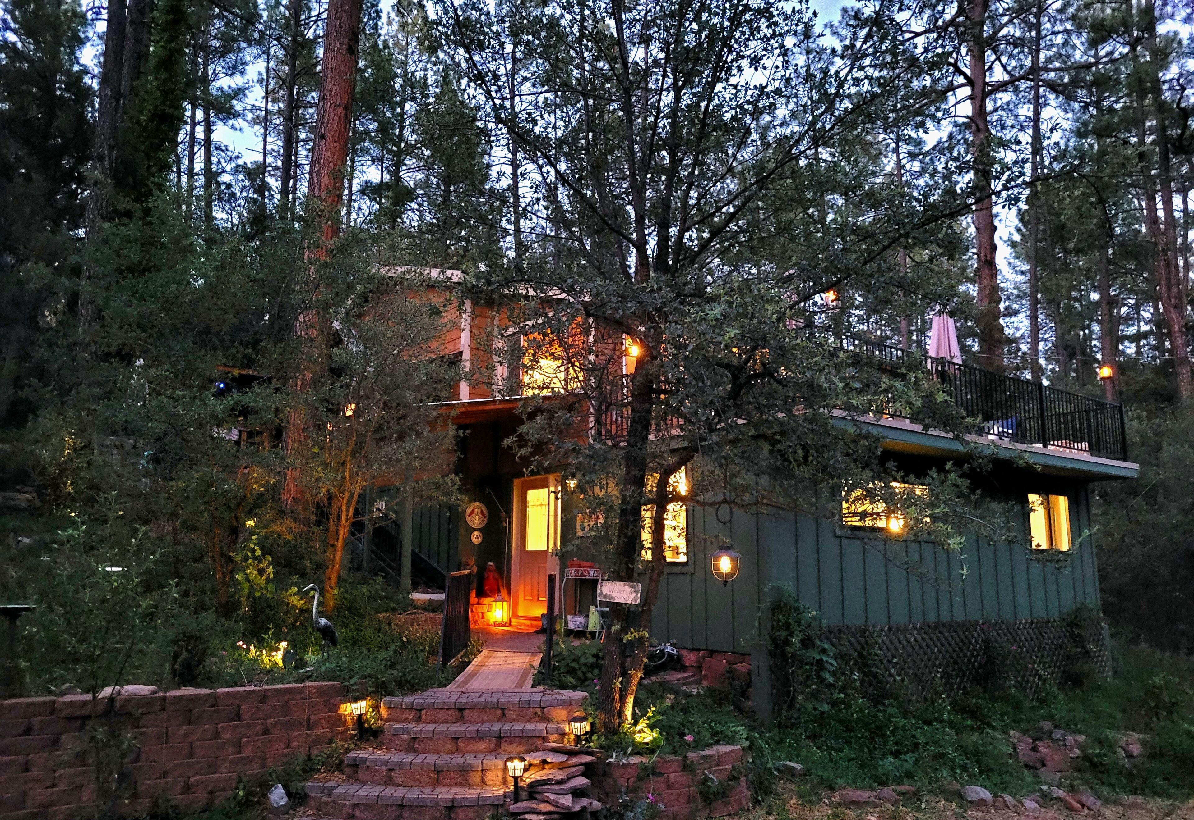 Applecross Chalet at Tonto Creek~ Hike & Fish, then Hot Tub! 