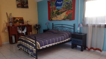 3 bedrooms, iron/ironing board, WiFi