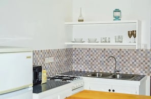 Private kitchen - Samuels Apartment #2 (Kingstown)