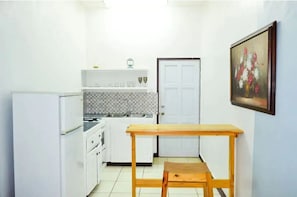 Private kitchen - Samuels Apartment #2 (Kingstown)