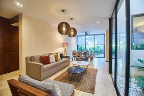 Smart TV - Don Quijote - Private pool & Beach club access (TULUM)