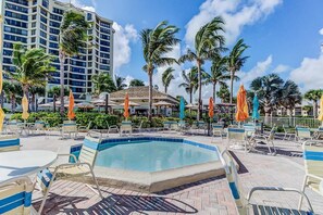 A heated pool - Beautiful Hutchinson Island Condo - Steps to Ocean (Fort Pierce)