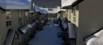 2 Bedroom Chalet between Canmore & Banff (sleeps 7 (up to 6 Adults and 1 Child))