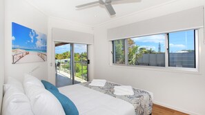 4 bedrooms, desk, iron/ironing board, WiFi