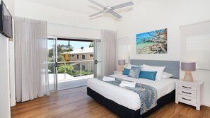 4 bedrooms, desk, iron/ironing board, WiFi