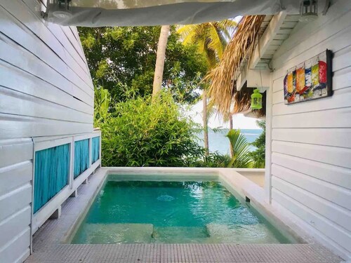 BEACH FRONT 3 Bedroom Villa with private Pool Sleeps 7