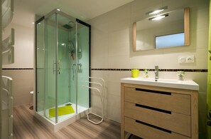 Shower, towels - Chez la Lise - TANCON (TANCON)