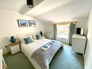 6 Schlafzimmer, Bügeleisen/Bügelbrett, Reisekinderbett, kostenloses WLAN