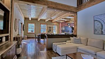 Smart TV, lareira, videogames, pebolim