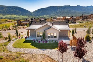 Exterior - Private Powder Mtn B2 | Desk| Hot Tub| Ski Retreat (Eden)