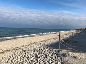 Beach nearby, sun loungers, beach towels