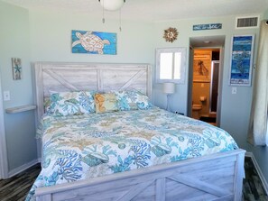 2 Schlafzimmer, Betten mit Memory-Foam-Matratzen, Bügeleisen/Bügelbrett