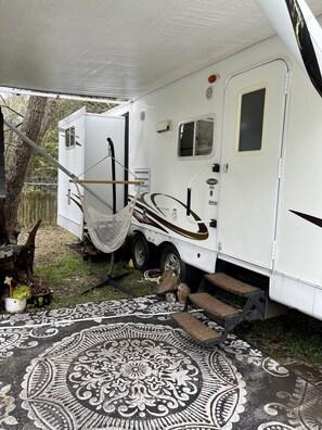 Property grounds - Walking distance to Mercer University (Macon)