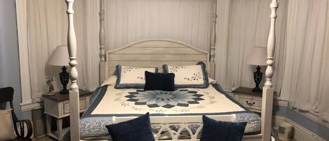 1 室のベッドルーム、デスク、WiFi (無料)、ベッドシーツ