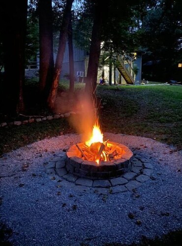 Mulberry House, escape, relax, play in sought after Pisgah Forest
