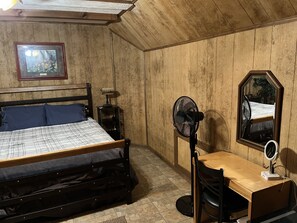 3 bedrooms, desk, iron/ironing board, travel cot