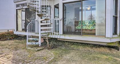 Serene Abode on Lake Erie ~ 9 Miles to Oak Harbor