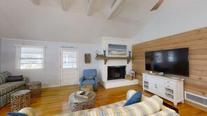 Smart TV, chimenea, videojuegos, impresora