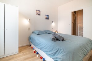 1 bedroom, desk, soundproofing, free WiFi