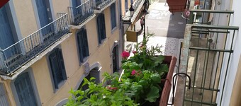 Lovely & Independant - Queen size bed, netflix, wifi