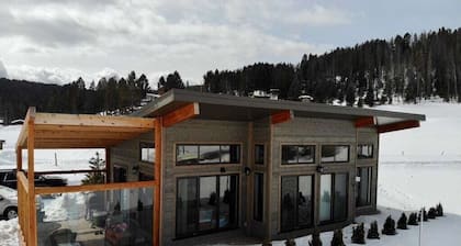 Lake house getaway on Georgetown Lake. <br>