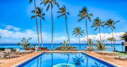 Ground-floor condo with ocean view, high-speed WiFi, & full kitchen