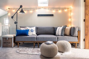 Smart TV, fireplace, Netflix, table football