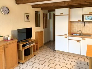 Fridge, microwave, oven, toaster