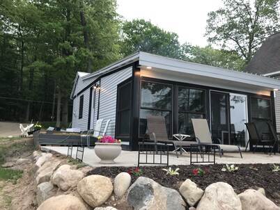 Cozy Cottage on Baptist Lake Just North of G.R.