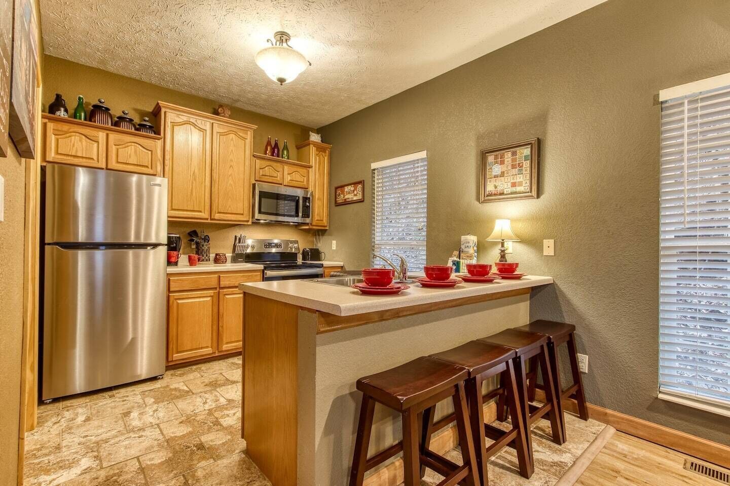 Kühlschrank, Mikrowelle, Ofen, Herdplatte