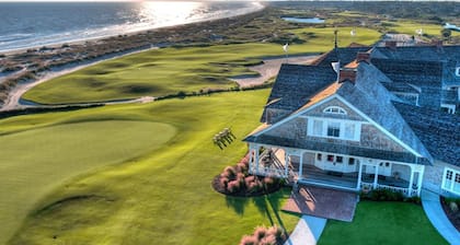 Oceanfront Premium Villa, 2BD/2BA master suites, Pool access, Resort Privileges