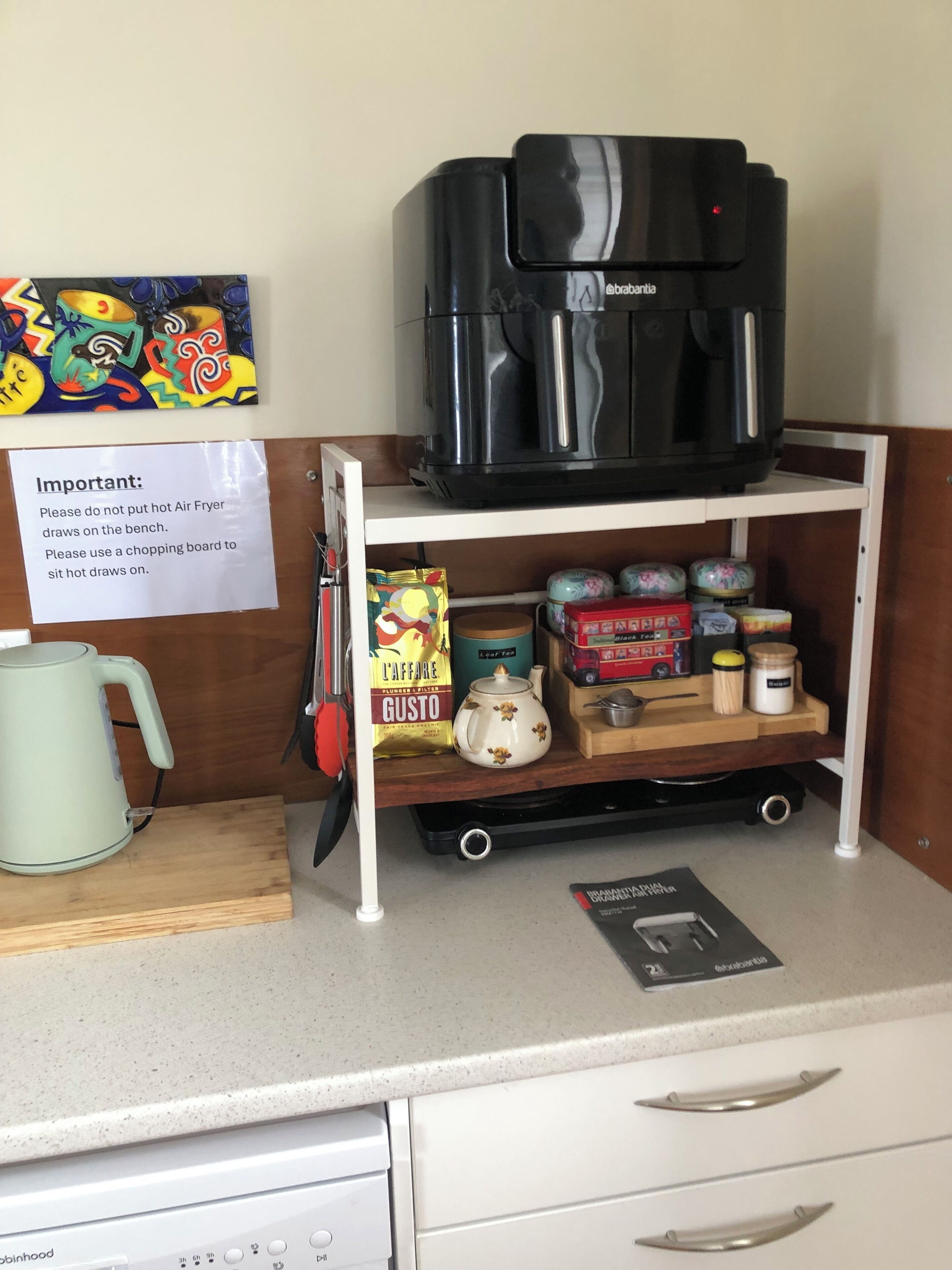 Kitchenette, double airfryer, assortment of teas & coffee. 