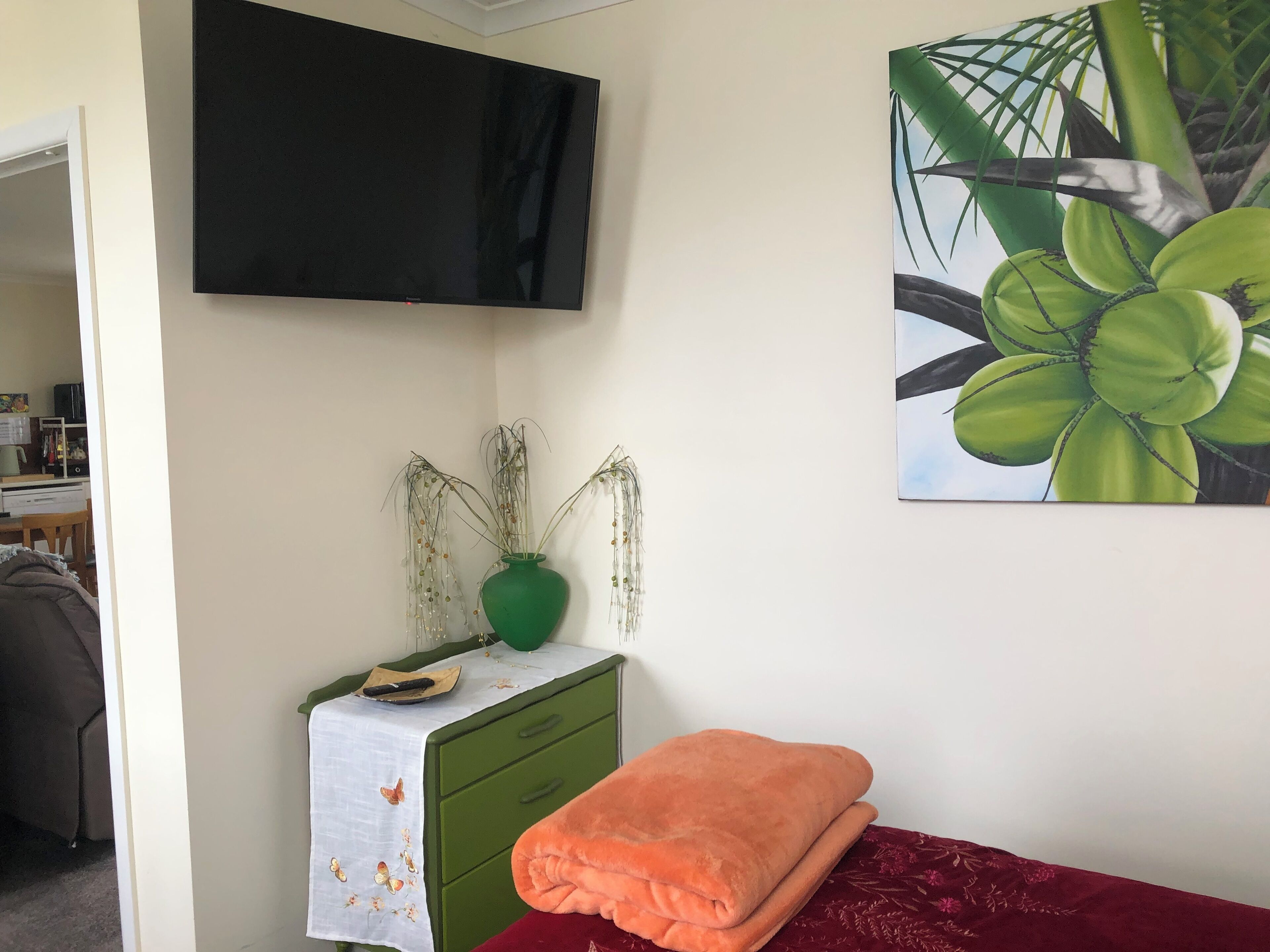 2 bedrooms, desk, iron/ironing board, free WiFi