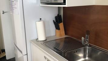 Réfrigérateur, micro-ondes, lave-vaisselle, bouilloire électrique