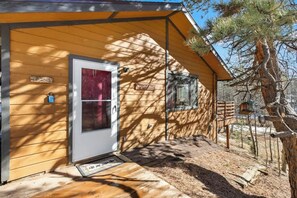 Exterior detail - Bear Foot Getaway - Secluded Cabin with Hot Tub! (Cripple Creek)