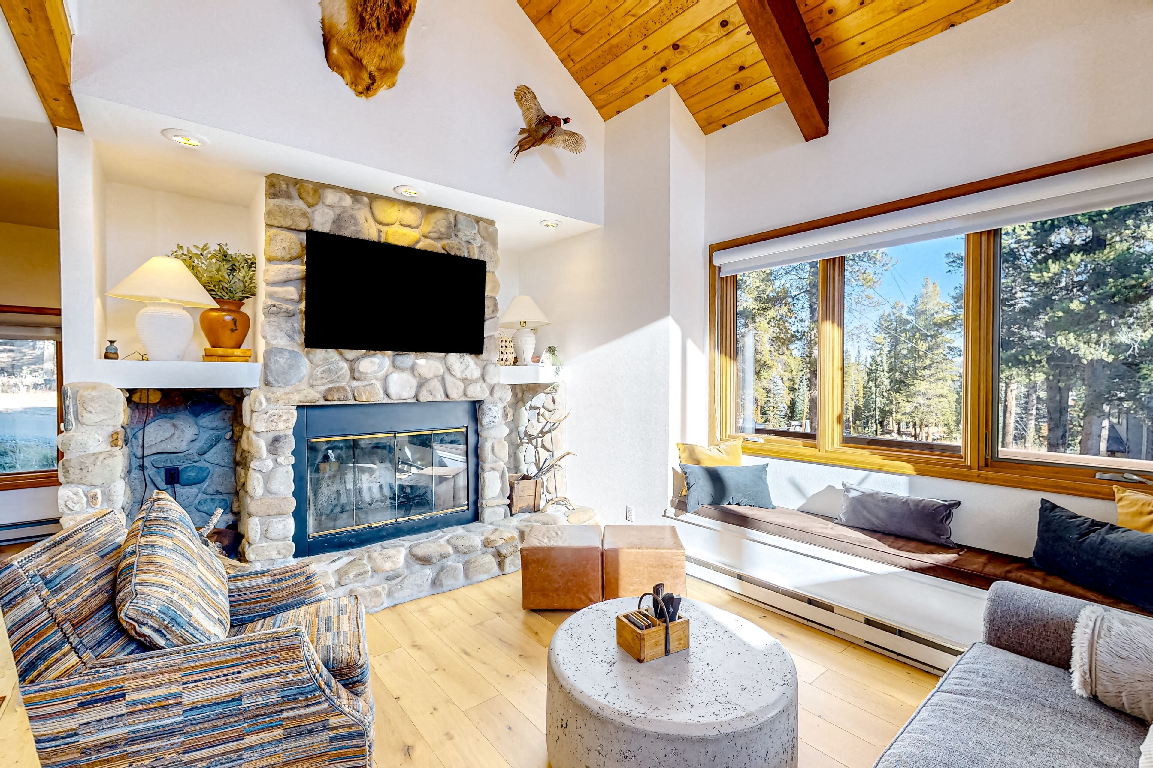 Family-Friendly Ski Retreat W/ Loft, Mountain Views, Fast WiFi, & Ideal Location