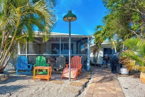 Unclassified image, 2 of 46, button