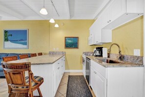 Unclassified image, 5 of 46, button