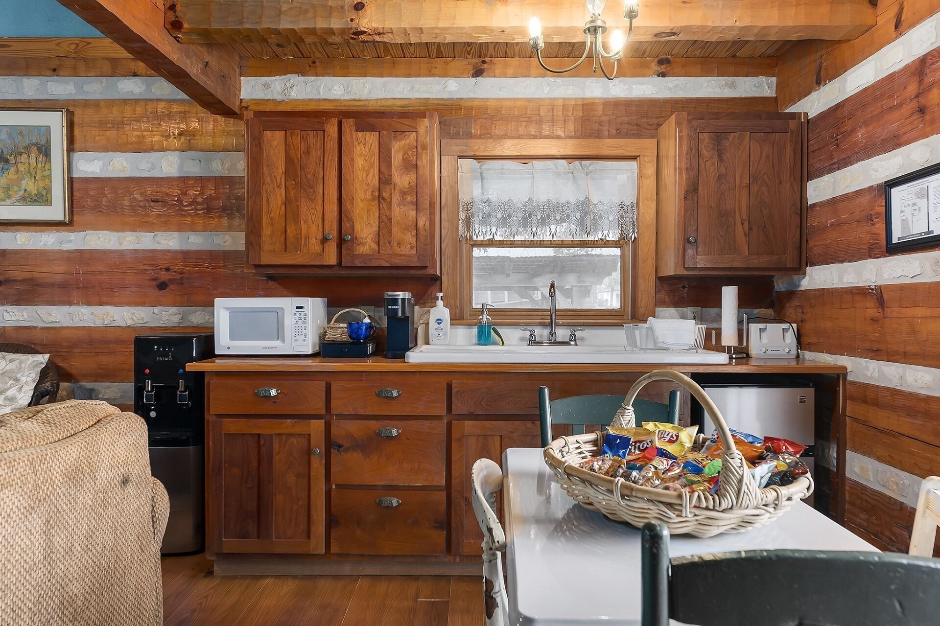 Køleskab, mikrobølgeovn, kaffe-/temaskine