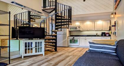 Schuss Mountain! Sleeps 8, golf course, WiFi, walk to pool, steps to yellow lift