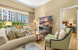 Una televisión, un reproductor de DVD, un reproductor estéreo