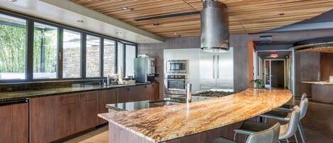 Réfrigérateur, micro-ondes, four, lave-vaisselle