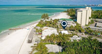 Suite w/ Shared Pool, High-Speed WiFi - Steps to the Beach, Snowbird-Friendly