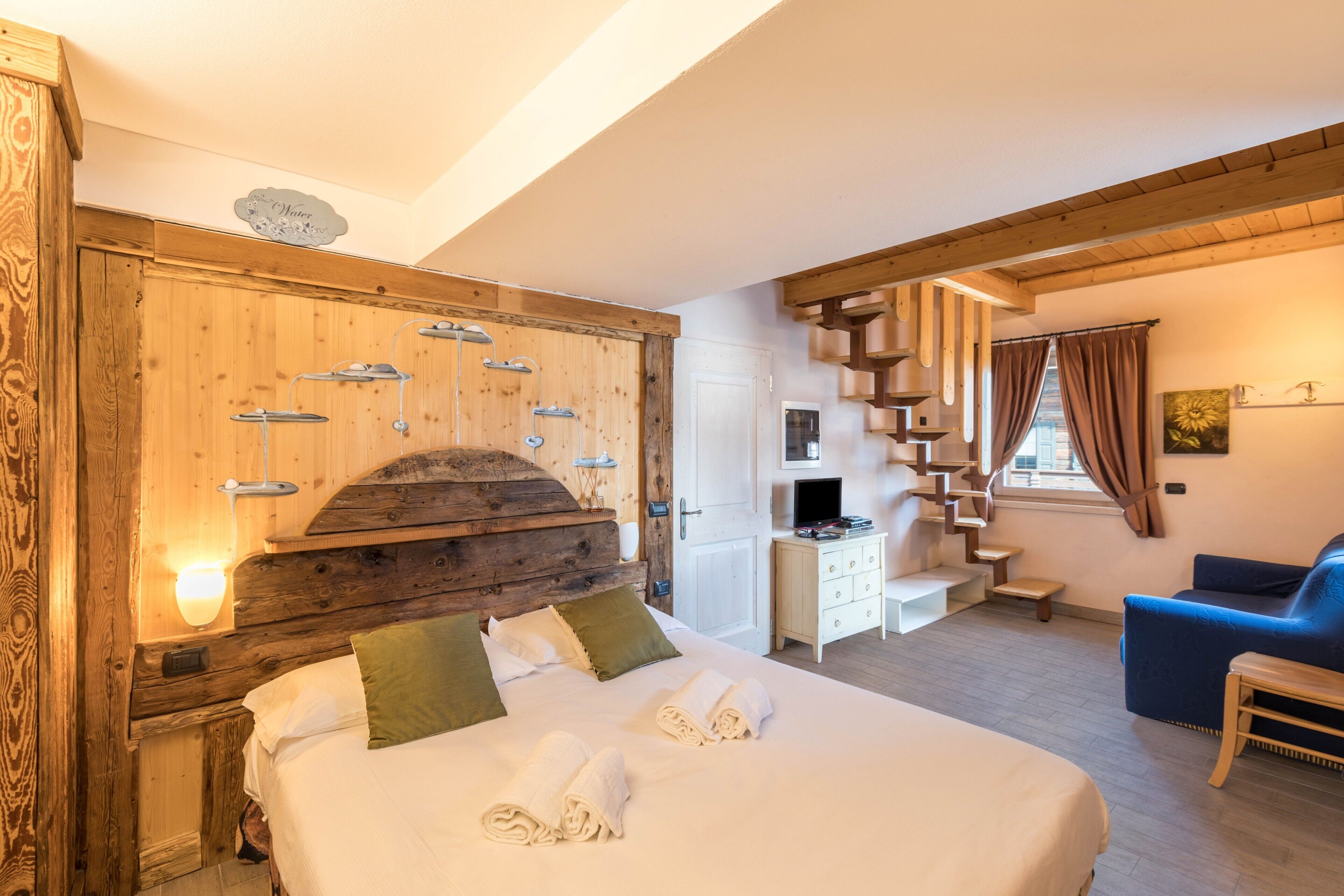 2 bedrooms, WiFi (free), bed sheets
