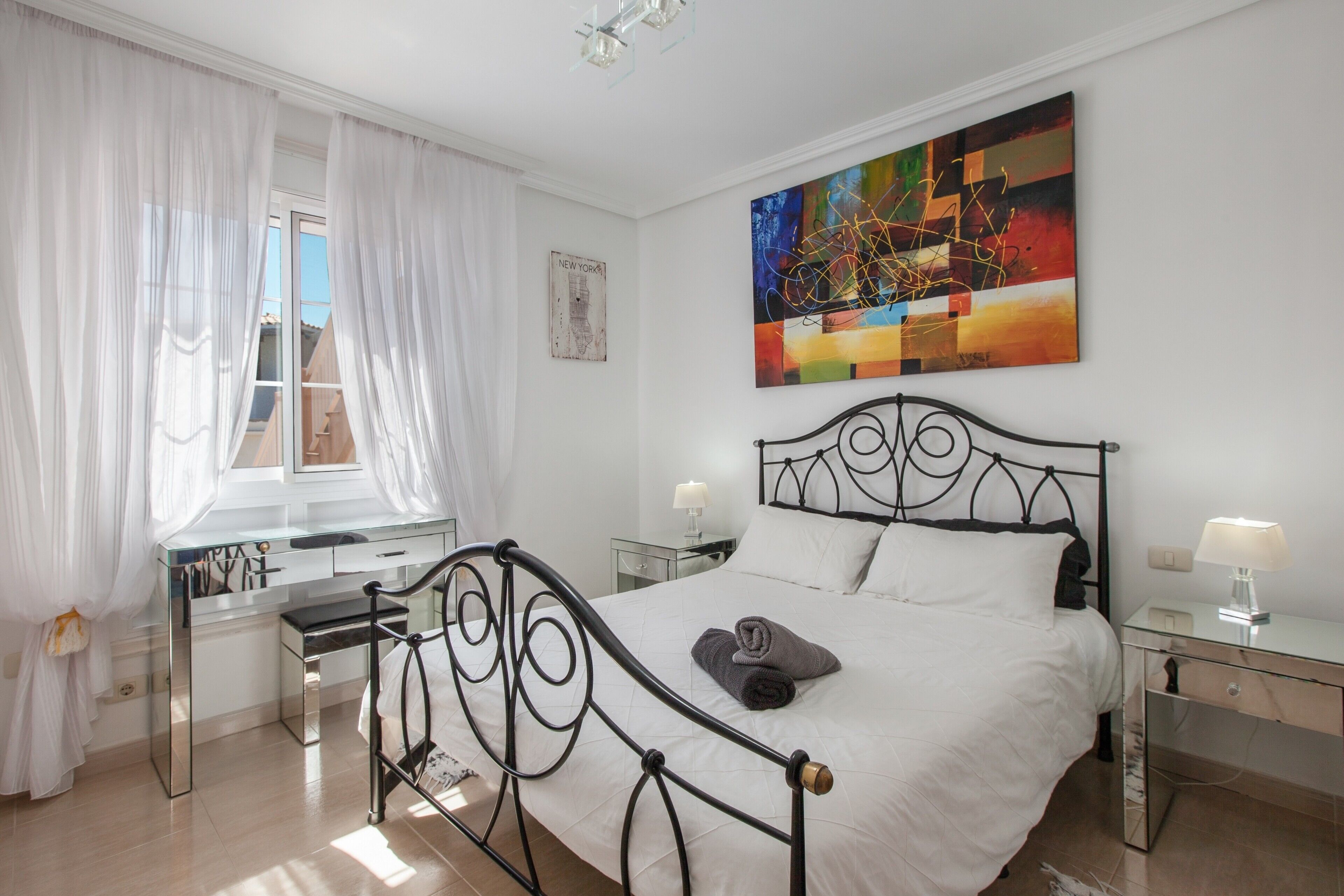 5 habitaciones, tabla de planchar con plancha y wifi gratis 